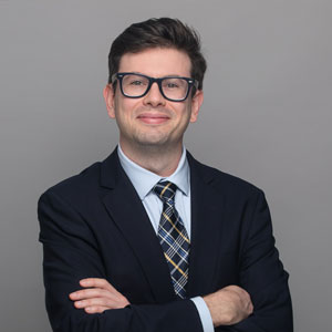 Dr. Ian Barrett, MD